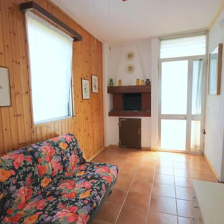 Modern Holiday Home In Lido Delle Nazioni With Pool *